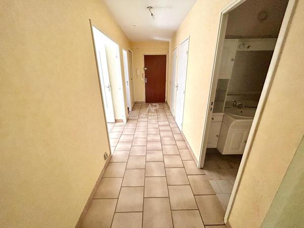 appartement 4 pièces 82m² verneuil sur seine €199 900 ** - Référence 996