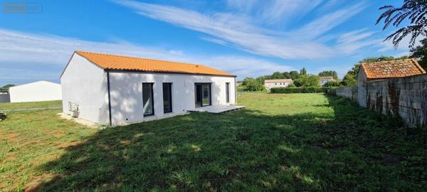 Maison individuelle à vendre à Chaniers en Charente-Maritime (17610), ref : Ref 02062