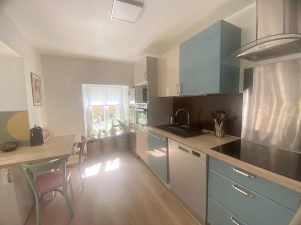 03300 -VICHY APPARTEMENT DUPLEX 3 PIÈCES AVEC TERRASSE AVEC PATIO & CAVE- COEUR DE VILLE-