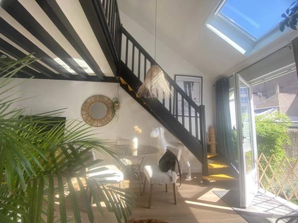 03300 -VICHY APPARTEMENT DUPLEX 3 PIÈCES AVEC TERRASSE AVEC PATIO & CAVE- COEUR DE VILLE-