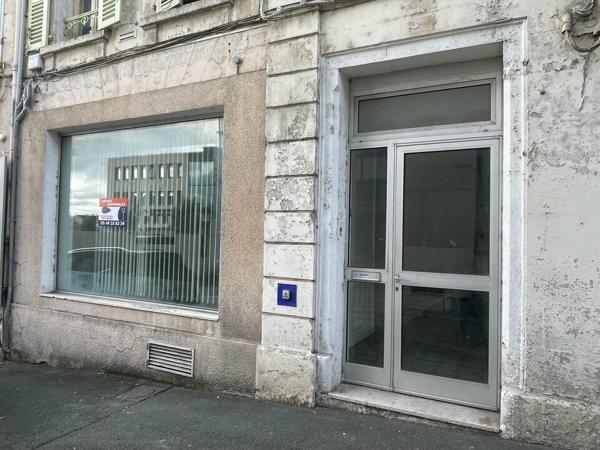 A LOUER SECTEUR ALSACE LORRAINE NIORT 40m2 BUREAUX EN RDC