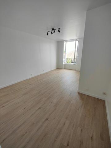 Appartement à louer    1 pièce • 34,75 m2 Arpajon