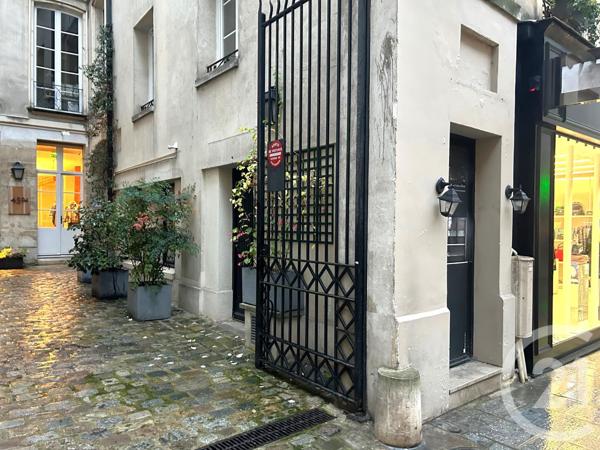 à vendre  60,70 m2 PARIS - 75004