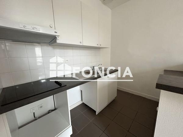 Location Appartement 3 pièces 67.99 m² - 33 RUE DU TEMPS PASSE Bordeaux 33000