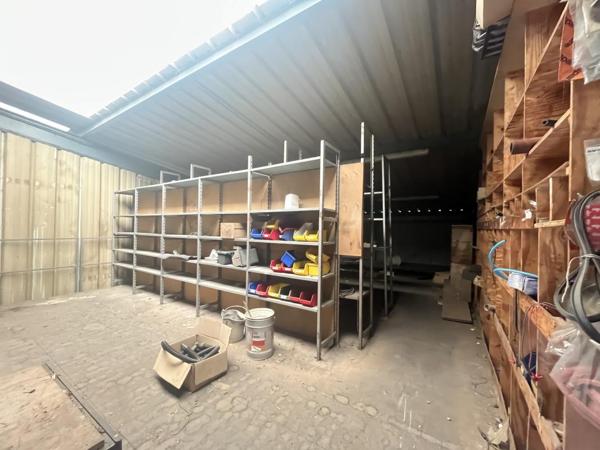 À LOUER – ensemble de dépôts accolés de 557 m² au total – Accès poids lourds – Rond-point de la Gineste, Rodez