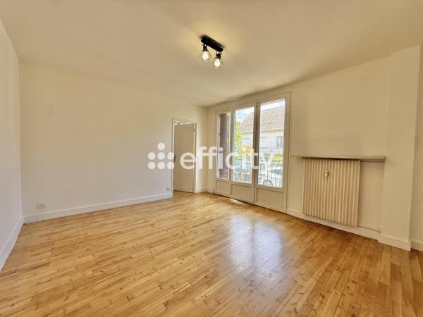 Appartement
         2 pièces
        - 40 m² 170 000 € *