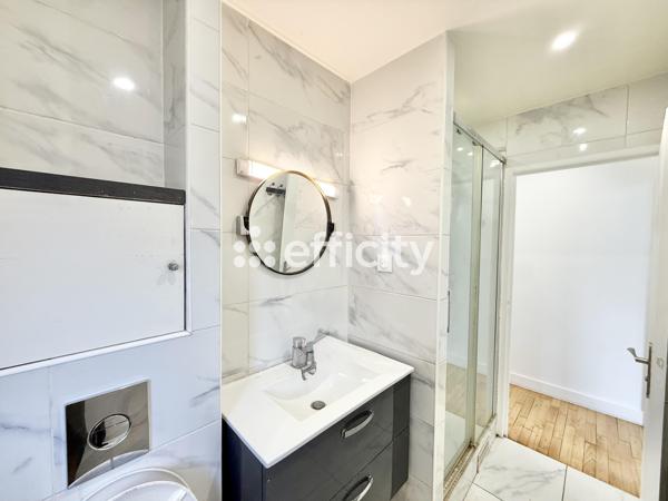 Appartement
         2 pièces
        - 40 m² 170 000 € *