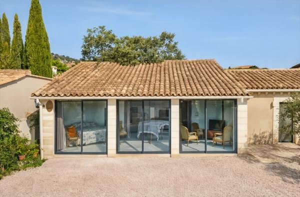 Saint-Rémy-de-Provence (13210) Superbe propriété en pierre avec dépendances et piscine