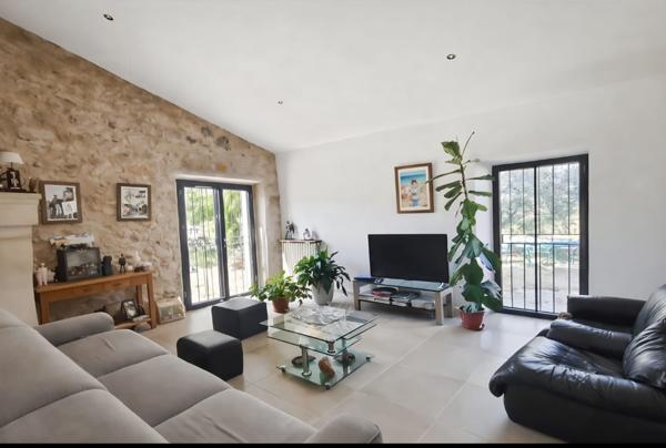 Saint-Rémy-de-Provence (13210) Superbe propriété en pierre avec dépendances et piscine