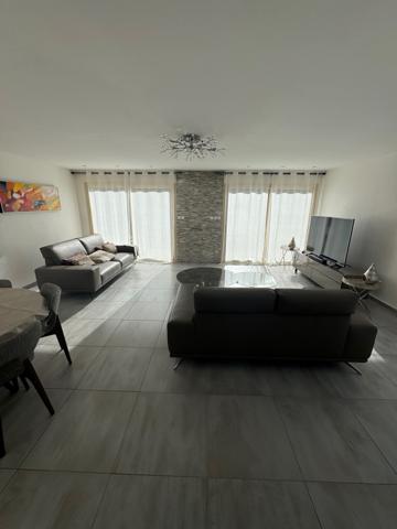 Chabeuil (26120) Grande maison à Chabeuil