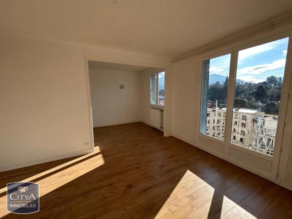 Appartement à louer 4 pièces 66.35m²