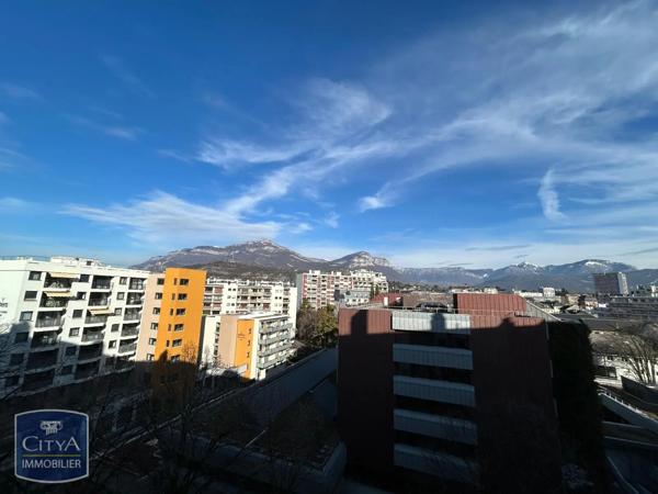 Appartement à louer 4 pièces 66.35m²