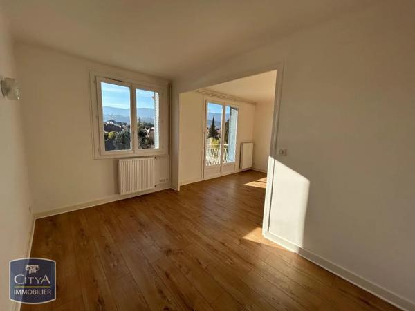 Appartement à louer 4 pièces 66.35m²