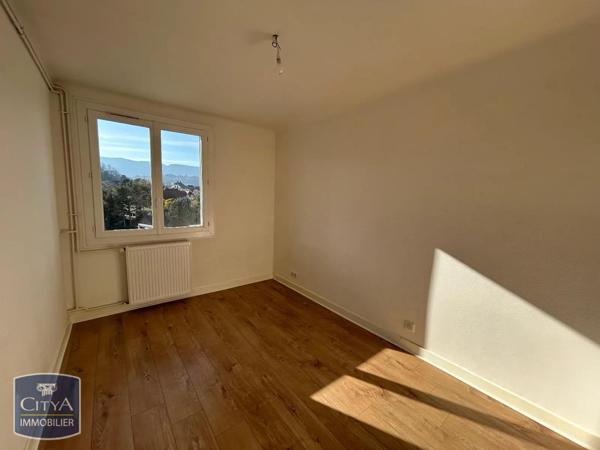 Appartement à louer 4 pièces 66.35m²