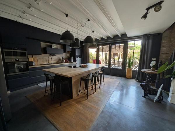 Maison d'exception 250m²-7 Pièces-Piscine