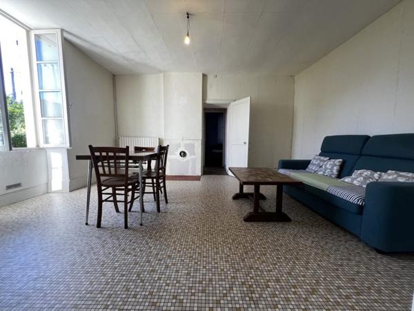 Maison à vendre 114 030 € Saint-Amand-Montrond 5 p 114 m² DPE E