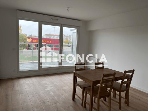 Location Appartement meublé 2 pièces 43.4 m² - 3 AVENUE CHURCHILL Dreux 28100