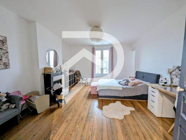 Maison 10 pièces 307 m2