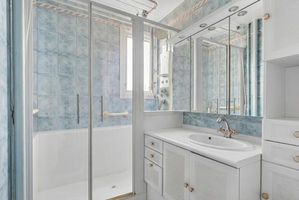 Appartement Asnières Sur Seine 4 pièces de 90 m2 avec cave et parking