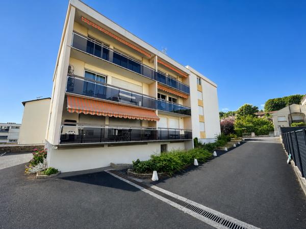 Appartement
                                                                                                                                                                                                                                                                                                                        5 pièce(s)                                                                                                                                                                                                          4 chambre(s)                                                                                                                                                                                                          138  m²