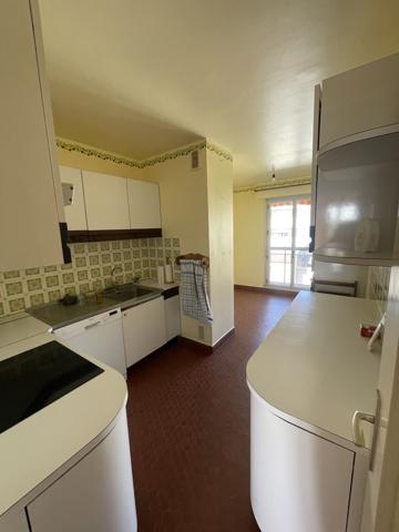 Appartement
                                                                                                                                                                                                                                                                                                                        5 pièce(s)                                                                                                                                                                                                          4 chambre(s)                                                                                                                                                                                                          138  m²