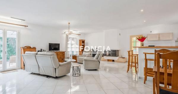 À vendre Maison 5 pièces 180 m² - Fréjus 83600