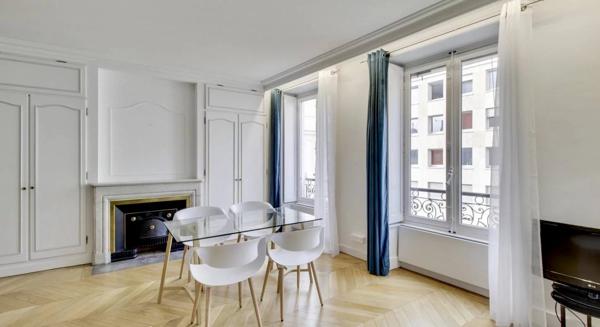 Lyon 2 - Bellecour - Appartement meublé et rénové de 71,28 m² - 1 Bureau - 1 Chambre