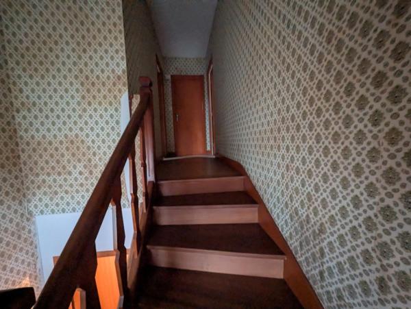 SÉGLIEN JOLIE MAISON EN REZ DE CHAUSSEE SURELEVE AVEC VIE DE PLAIN PIED DE 95 M² ENVIRON 4 PIÈCES PARCELLE DE 800M² ENVIRON