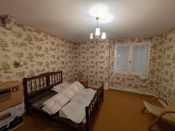 SÉGLIEN JOLIE MAISON EN REZ DE CHAUSSEE SURELEVE AVEC VIE DE PLAIN PIED DE 95 M² ENVIRON 4 PIÈCES PARCELLE DE 800M² ENVIRON