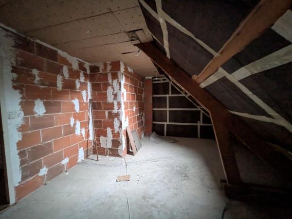 SÉGLIEN JOLIE MAISON EN REZ DE CHAUSSEE SURELEVE AVEC VIE DE PLAIN PIED DE 95 M² ENVIRON 4 PIÈCES PARCELLE DE 800M² ENVIRON