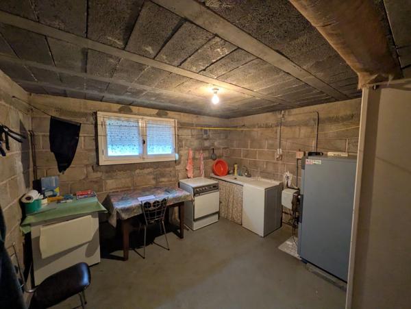 SÉGLIEN JOLIE MAISON EN REZ DE CHAUSSEE SURELEVE AVEC VIE DE PLAIN PIED DE 95 M² ENVIRON 4 PIÈCES PARCELLE DE 800M² ENVIRON