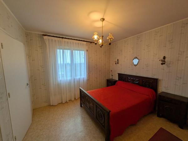 SÉGLIEN JOLIE MAISON EN REZ DE CHAUSSEE SURELEVE AVEC VIE DE PLAIN PIED DE 95 M² ENVIRON 4 PIÈCES PARCELLE DE 800M² ENVIRON