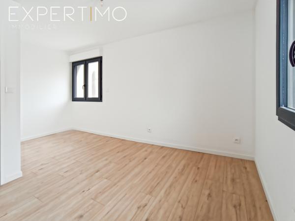 Étampes (91150) Magnifique 2 pièces avec grande terrasse dans petite résidence sécurisée à faibles charges au coeur d'Etampes