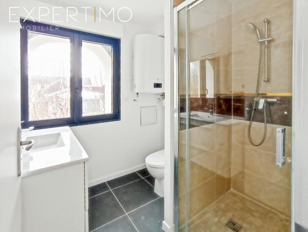 Étampes (91150) Magnifique 2 pièces avec grande terrasse dans petite résidence sécurisée à faibles charges au coeur d'Etampes