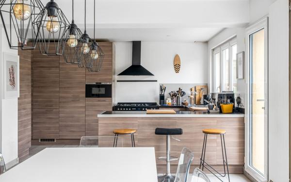 Maison à vendre    7 pièces • 190 m2 Chaville