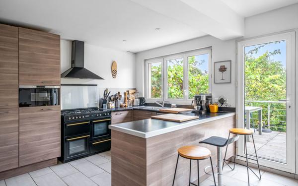 Maison à vendre    7 pièces • 190 m2 Chaville