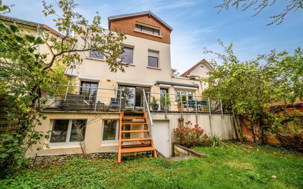 Maison à vendre    7 pièces • 190 m2 Chaville