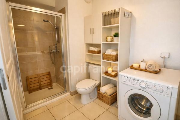 Sélection Privée Capifrance : studio rare au dernier étage avec terrasse et garage fermé.