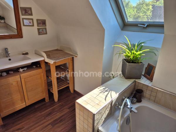 Maison individuelle 5 chambres offrant 182m2 hab sur parcelle de 860m2