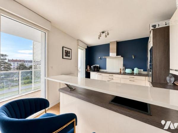 NANTES CENTRE Feydeau - Appartement T4 90m² avec terrasses et garage.  