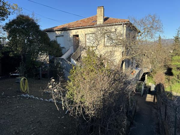 Aubenas (07200) Belle Bâtisse des Années 50 / Immeuble de Rapport