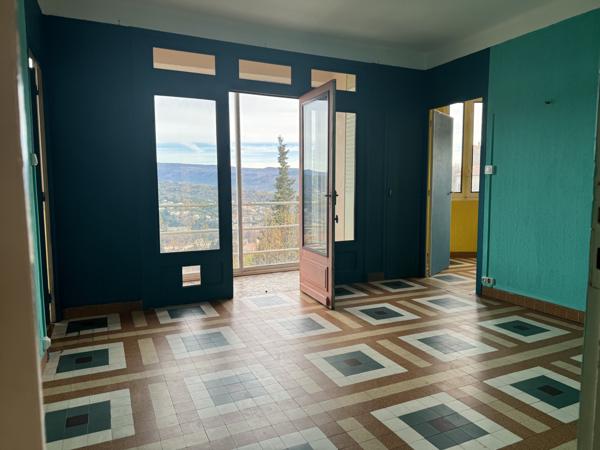 Aubenas (07200) Belle Bâtisse des Années 50 / Immeuble de Rapport