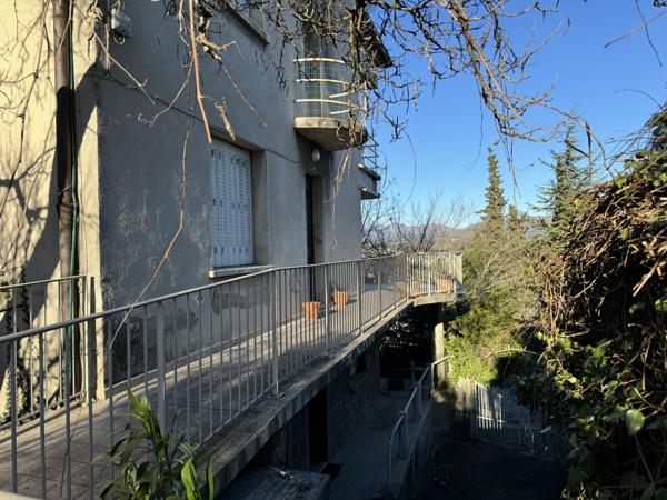 Aubenas (07200) Belle Bâtisse des Années 50 / Immeuble de Rapport