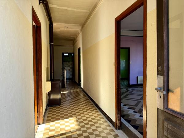 Aubenas (07200) Belle Bâtisse des Années 50 / Immeuble de Rapport