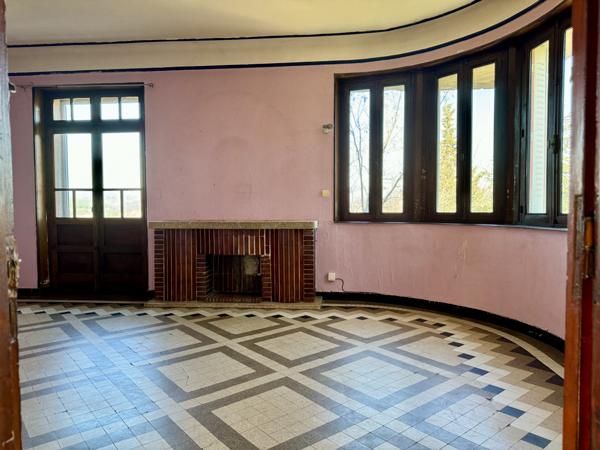 Aubenas (07200) Belle Bâtisse des Années 50 / Immeuble de Rapport