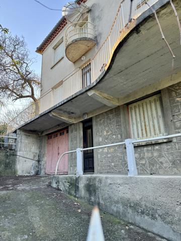 Aubenas (07200) Belle Bâtisse des Années 50 / Immeuble de Rapport