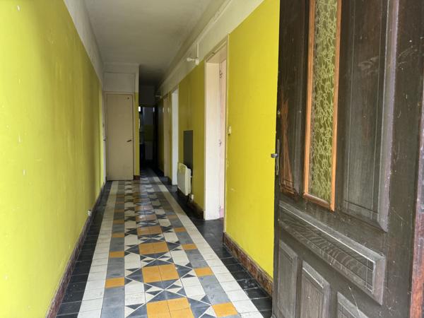 Aubenas (07200) Belle Bâtisse des Années 50 / Immeuble de Rapport