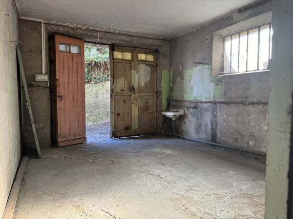 Aubenas (07200) Belle Bâtisse des Années 50 / Immeuble de Rapport