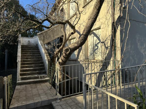 Aubenas (07200) Belle Bâtisse des Années 50 / Immeuble de Rapport