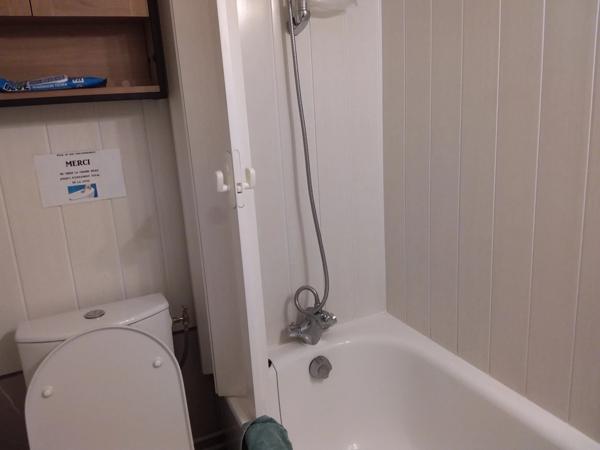 Studio 24 m² avec balcon, cellier, et casier à ski.